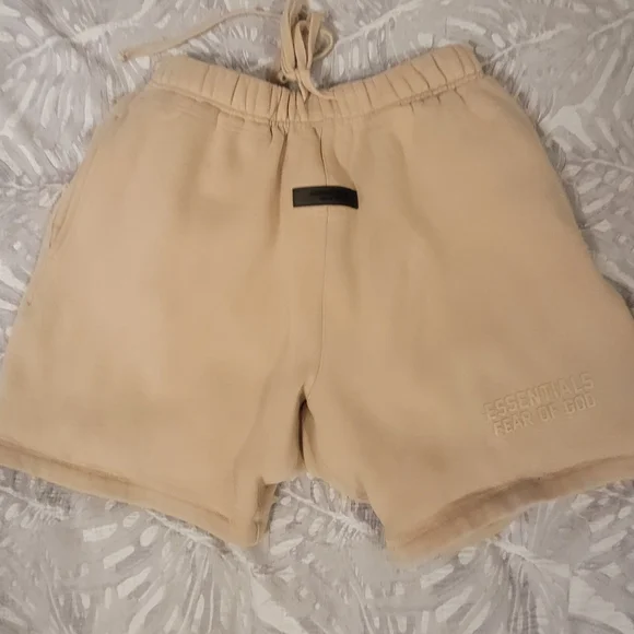 Essential - Picture 2 of 6